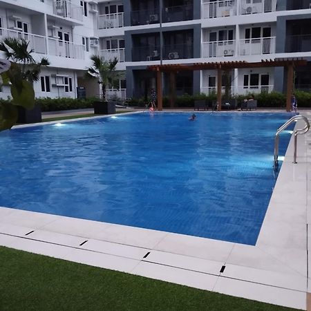 Rj Elite Escape 2Br Condo W Balcony Near Sm Iloilo Extérieur photo