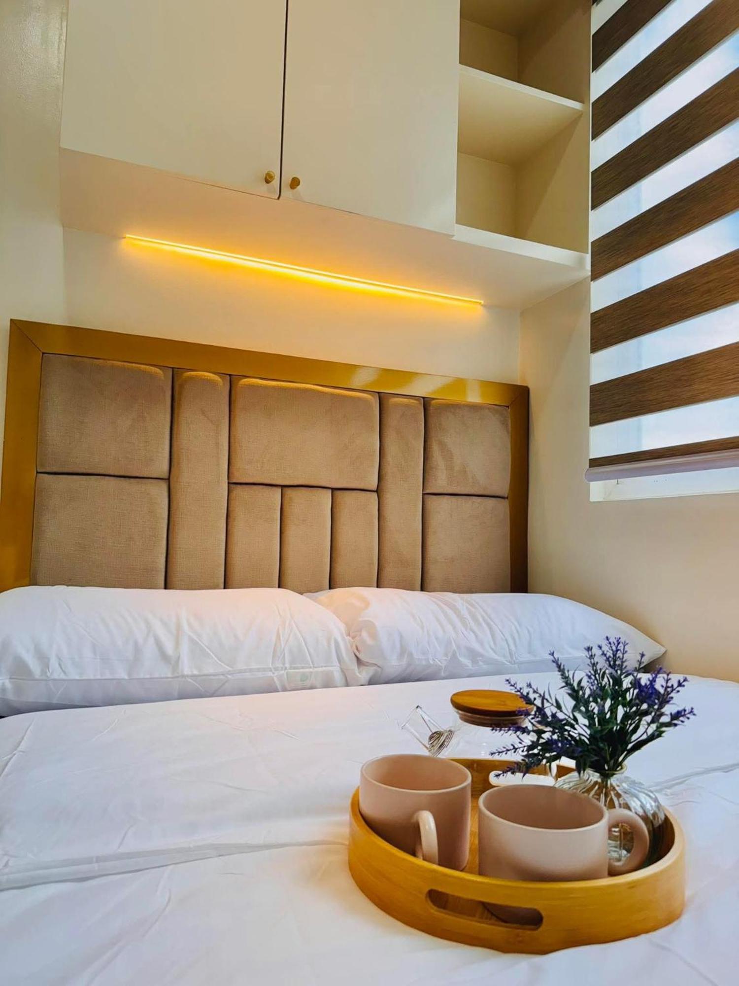 Rj Elite Escape 2Br Condo W Balcony Near Sm Iloilo Extérieur photo