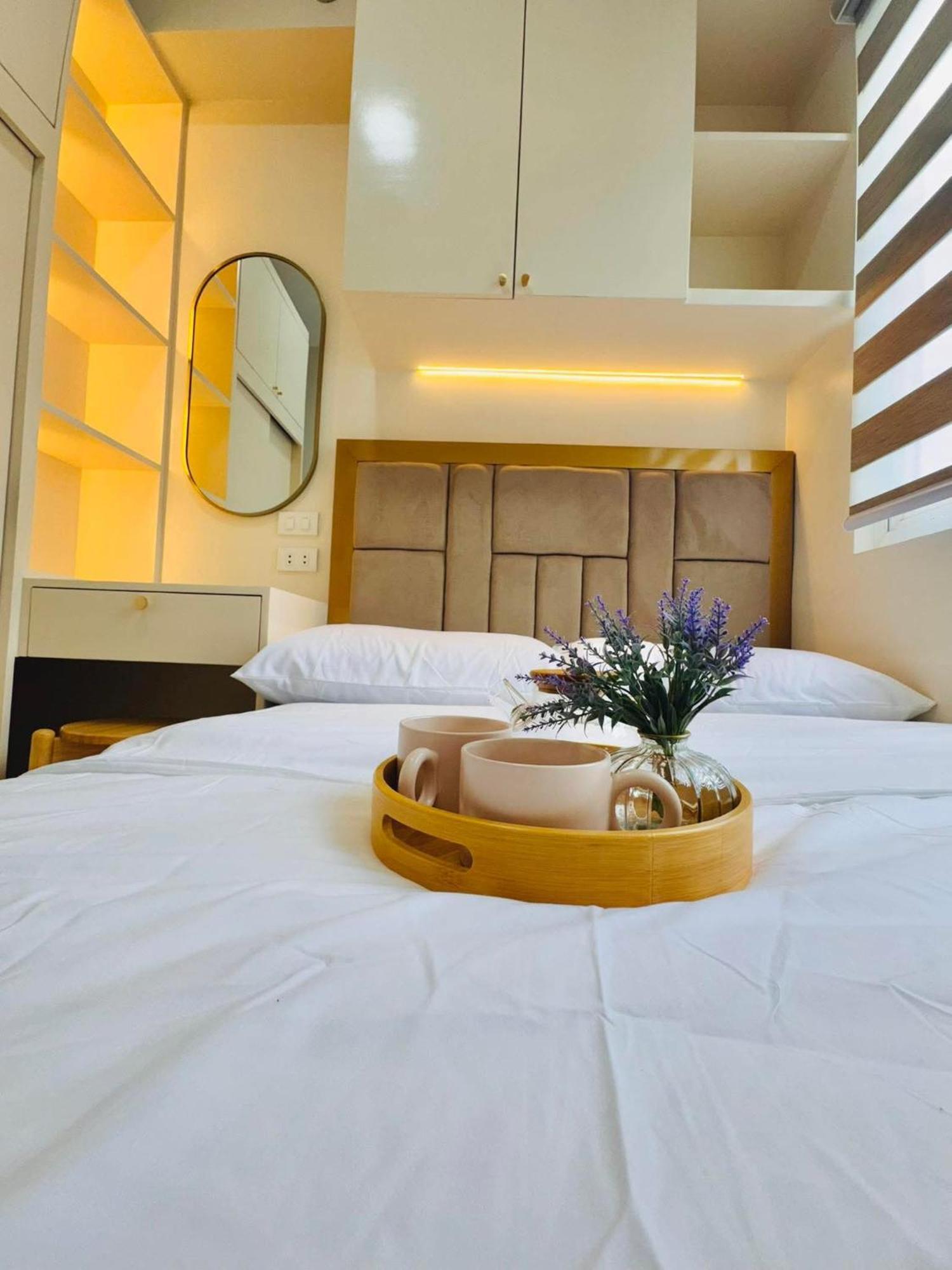 Rj Elite Escape 2Br Condo W Balcony Near Sm Iloilo Extérieur photo