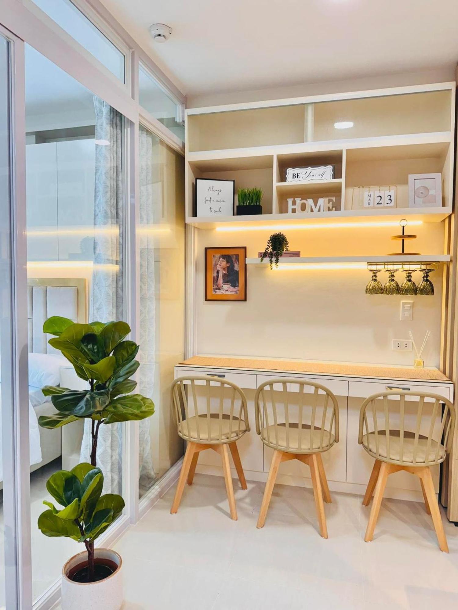 Rj Elite Escape 2Br Condo W Balcony Near Sm Iloilo Extérieur photo